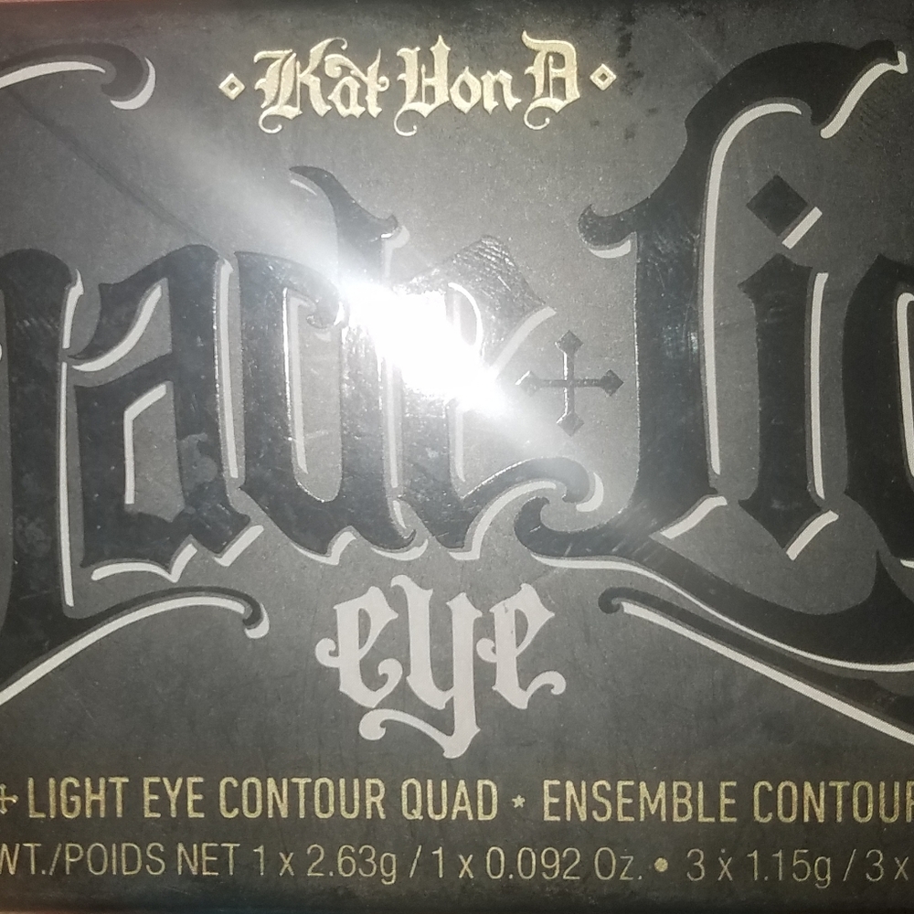 Kat Von D Shade and Light Smoke and Plum